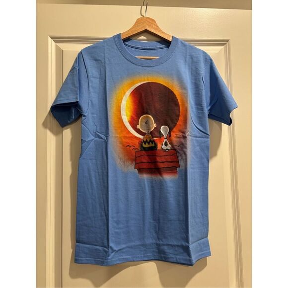 Charlie Brown Eclipse T-shirt size Small - Picture 1 of 2